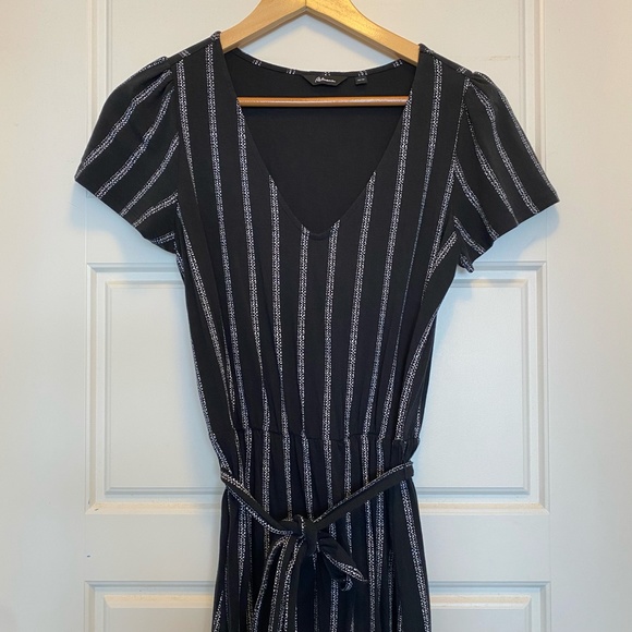 Reitmans Short-Sleeve Dress with Belt - Picture 4 of 8